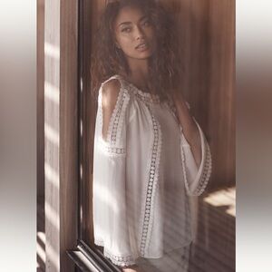 NWT Anthropologie Maeve Delwen Open Shoulder Top in white size small